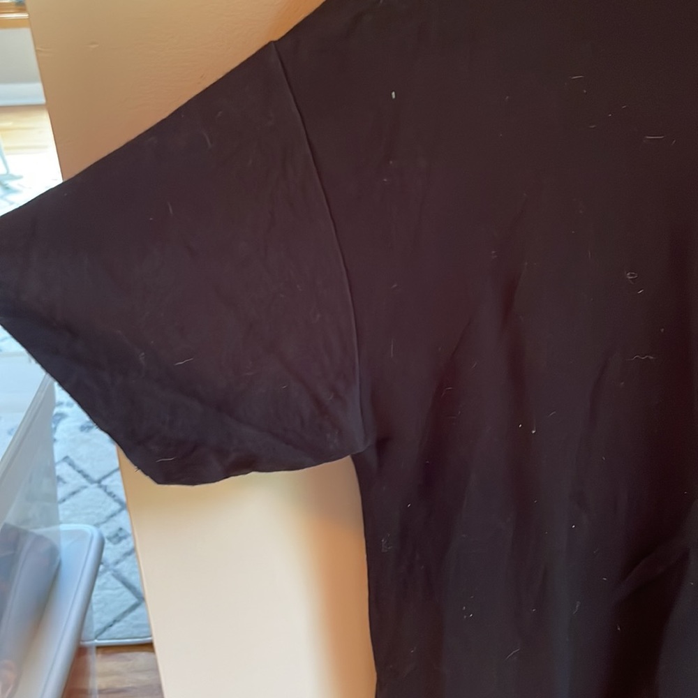 Basic black tee - Picture 4 of 5